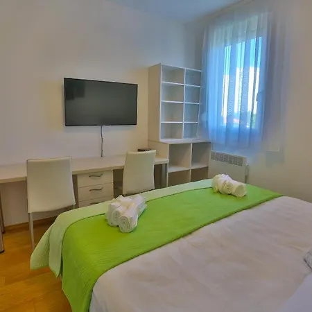 Luxury Apartment Big Blue Split شقة سبليت