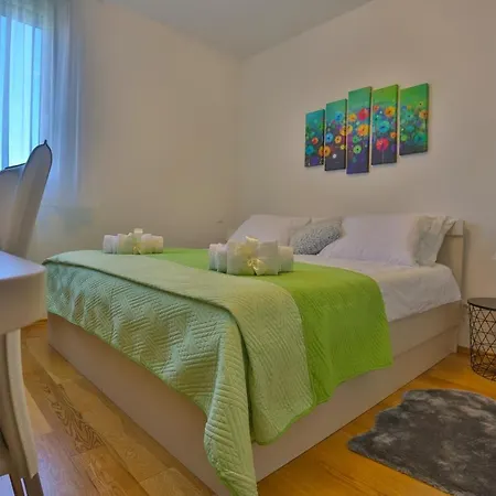 Luxury Apartment Big Blue Split شقة